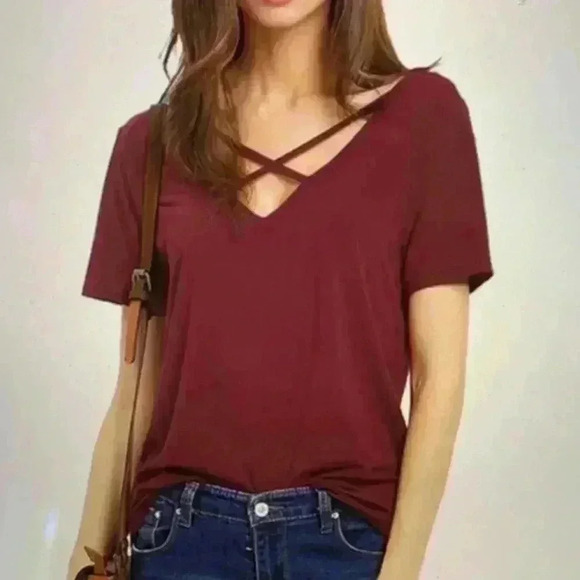 URBAN OUTFITTERS | Project Social T | Maroon Top - Picture 1 of 6